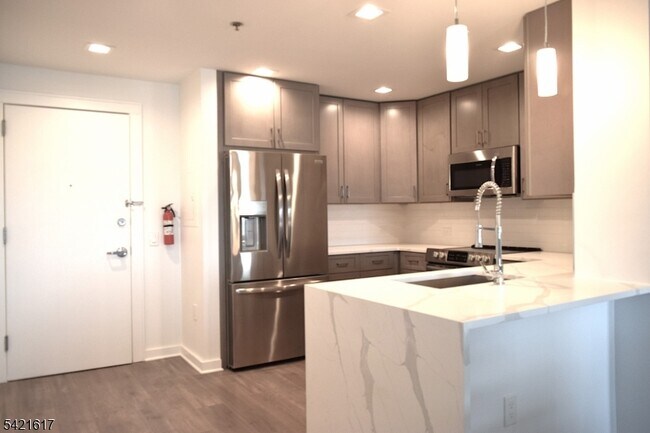 Photo - 1 Carriage City Plz Unit 920
