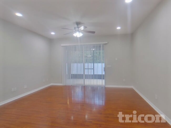 Photo - 304 Churchill Downs Blvd Casa