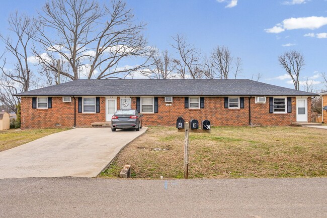 Building Photo - 111 Tandy Dr Unit C