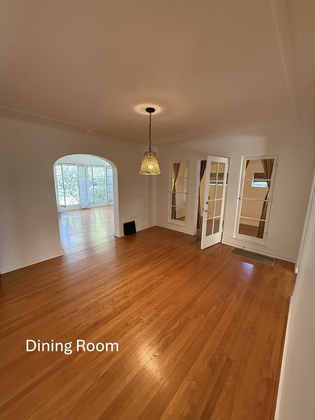 Dining Room - 2090 E Mountain St