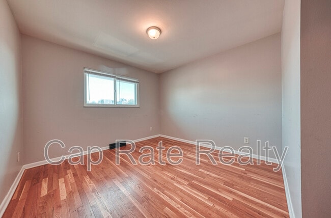 Photo - 26 S Hampton Rd