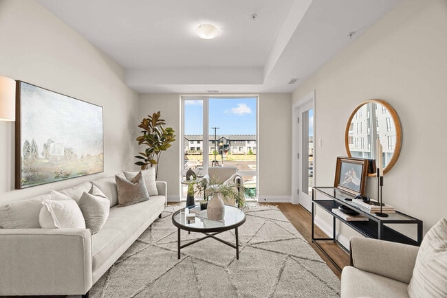 Building Photo - 2 bed w Den, Dining and Large Walk-in closet Unit 214