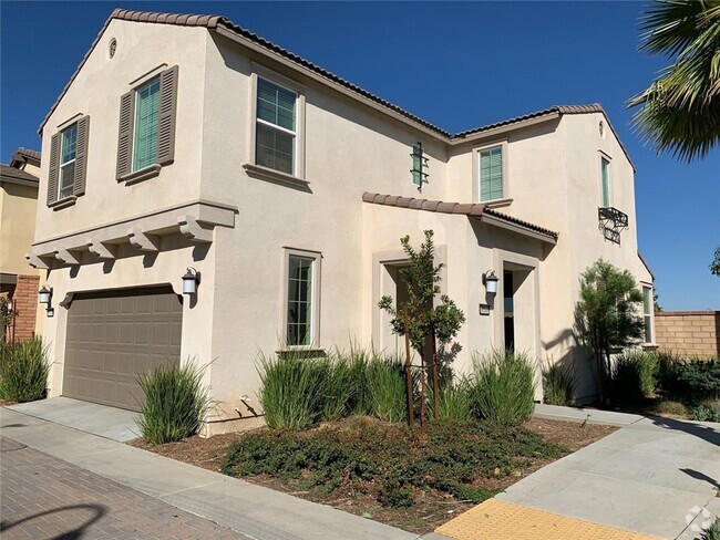 Building Photo - 30349 Village Knoll Dr Rental