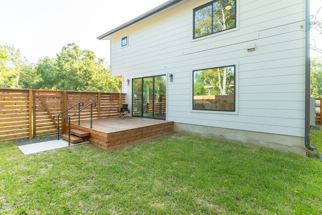 Photo - TX-AUS-113DEN Unit B