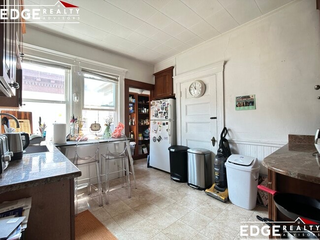 Photo - 324 Faneuil St Unidad 3