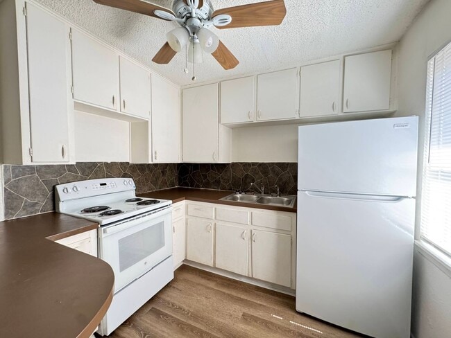 Photo - 306 W Valley Rd Unit B