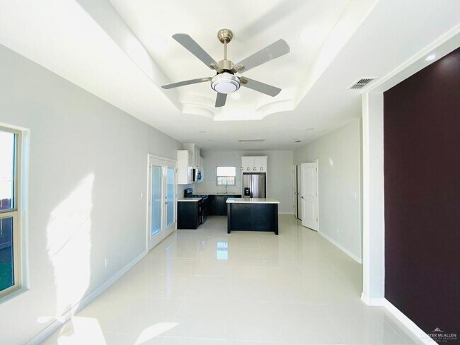 208 W Rutherford Ave Unit 2