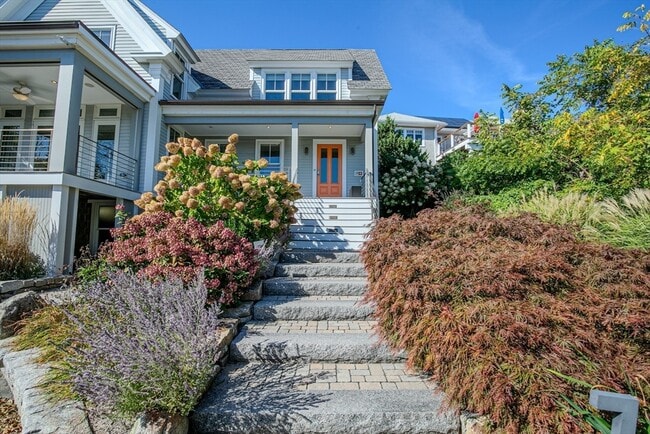 Photo - 6R Breakwater Ave