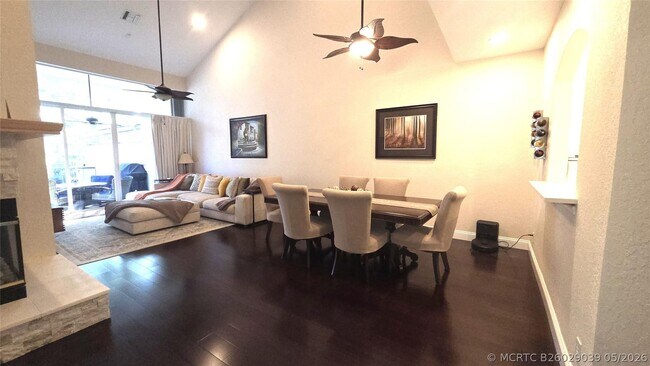 Photo - 504 W Palm Aire Dr