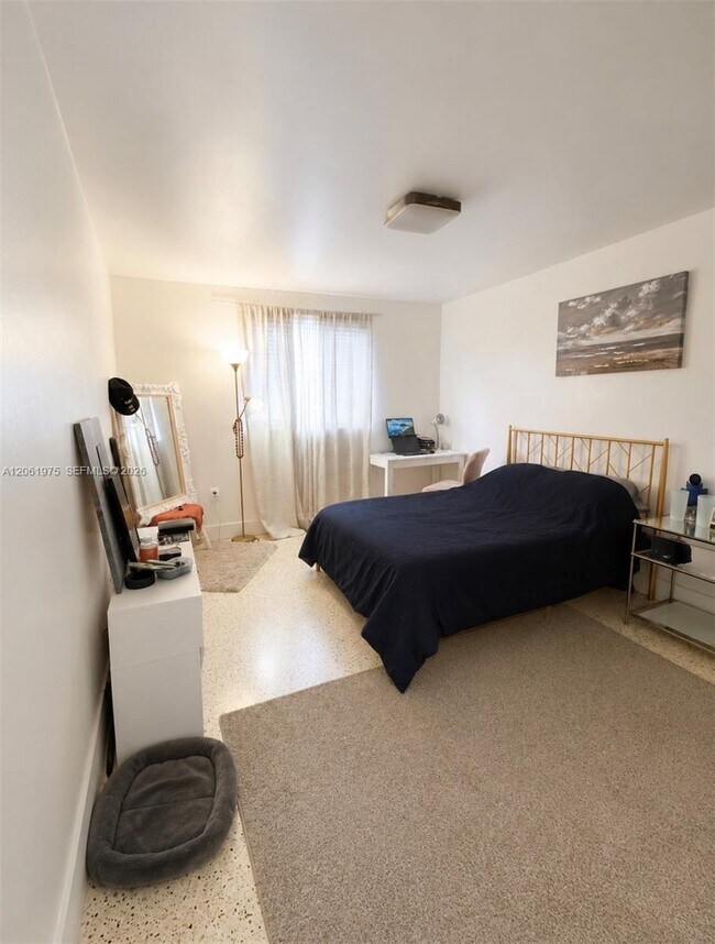 Photo - 652 NW 3rd St Unit 306