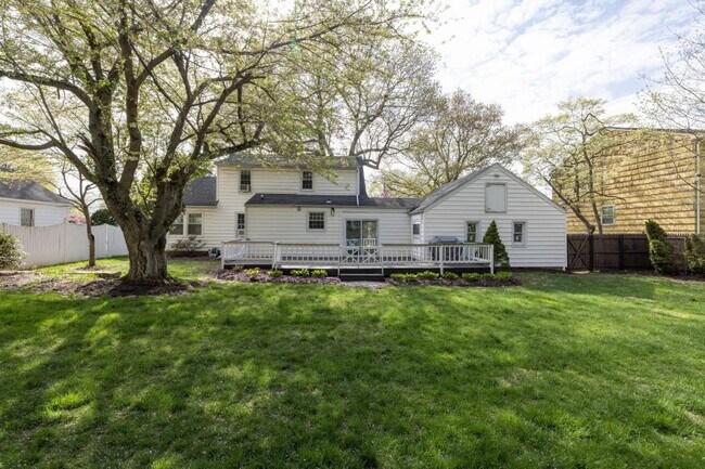 Photo - 5 Lindenwoods Rd