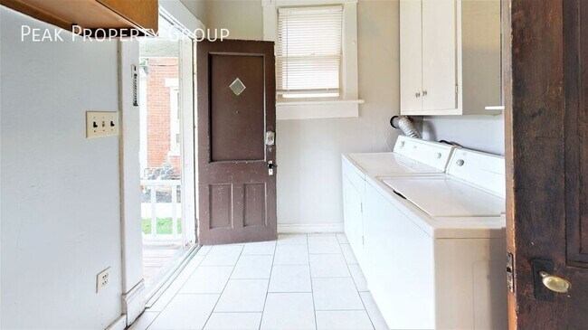 Photo - 196 W 8th Ave