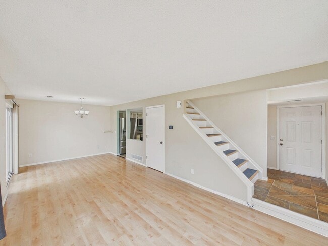 Photo - Gorgeous townhome in Thornton!