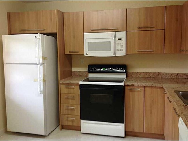 Photo - 10527 NW 8th St