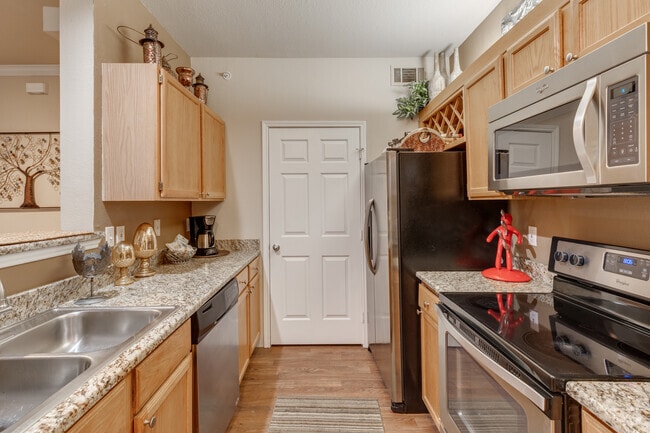 2BD, 2BA - 1056SF