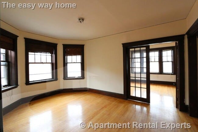 Photo - 14 Centre St Unidad #8