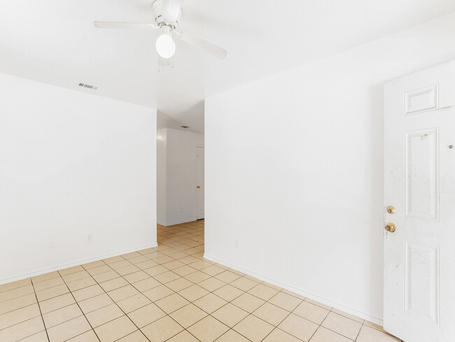 Photo - 315 Isbell Rd