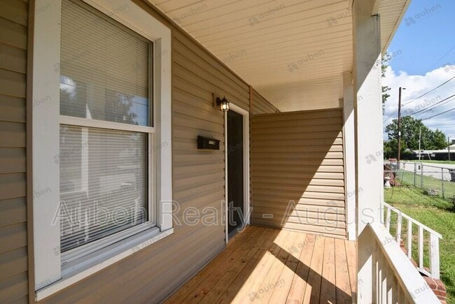 Photo - 1717 Starnes St