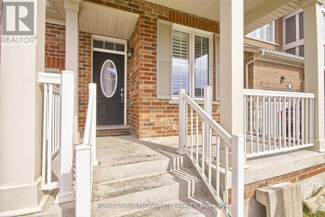 Photo - 609 Gibson Cres