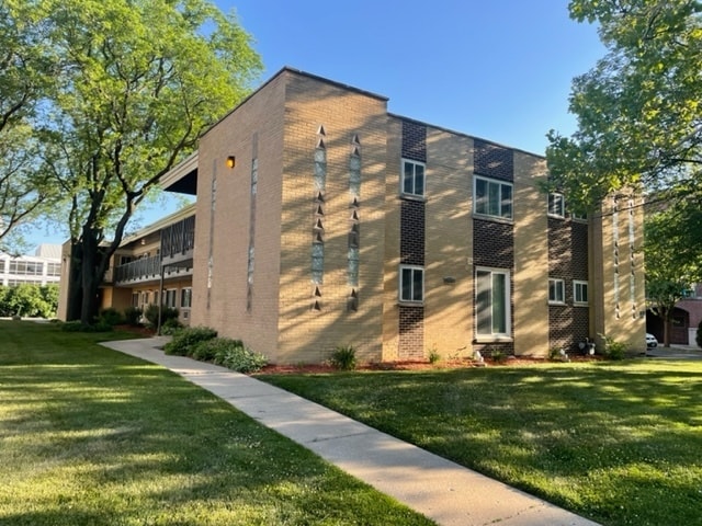 Building Photo - 1019 Peterson Ave Unit B6