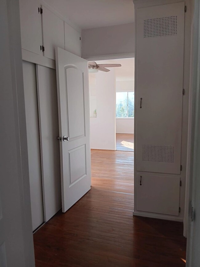 Photo - 2100 N Verdugo Rd Unit B