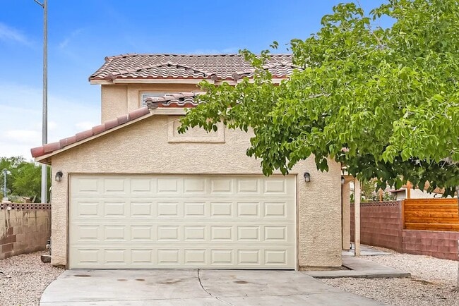 Building Photo - 901 Calico Hills Ct