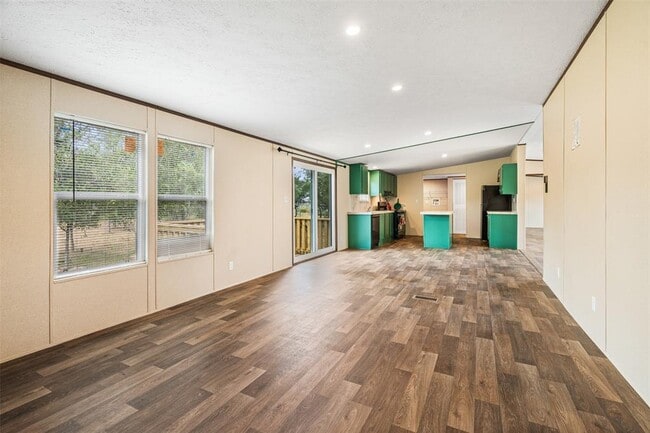 Photo - 265 Hershal Ln