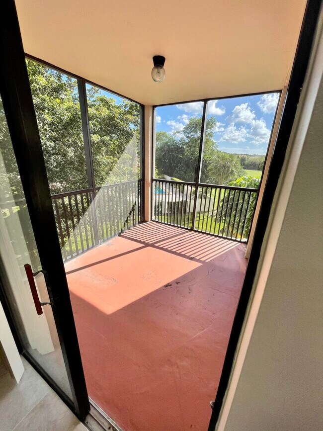 Photo - 5951 Wellesley Park Dr Unit 303