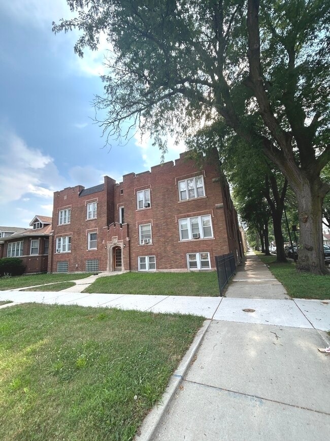 Building Photo - 221 E 78th St Unit 2