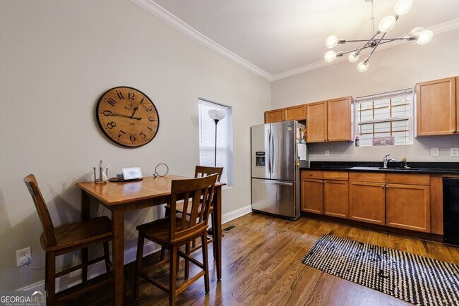 Photo - 358 Clifford Ave NE
