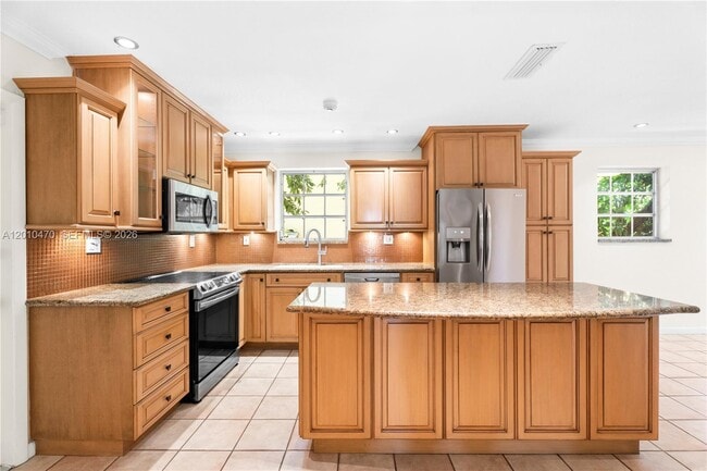 Photo - 5520 San Vicente St