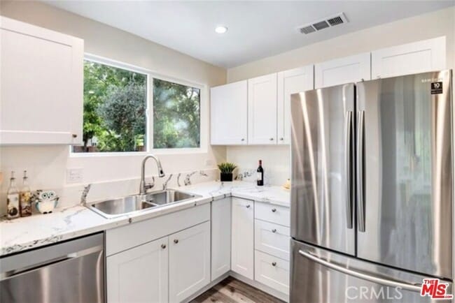 Photo - 17902 Saticoy St