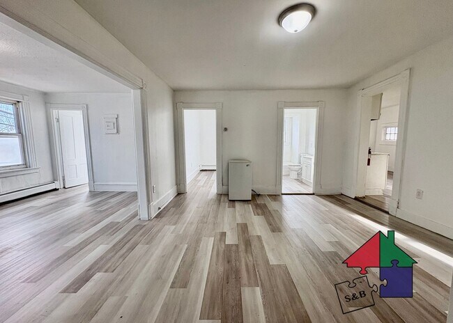 Photo - 94 Malletts Bay Ave Unit 2B