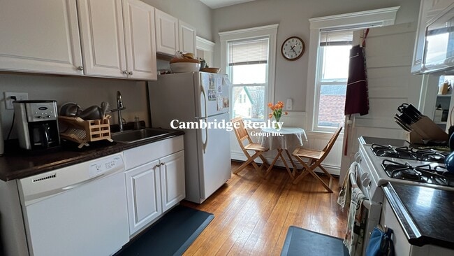 Photo - 96 Columbia St Unidad 3B