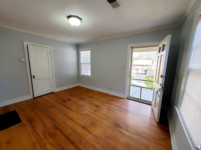 Photo - 517 S Barksdale St