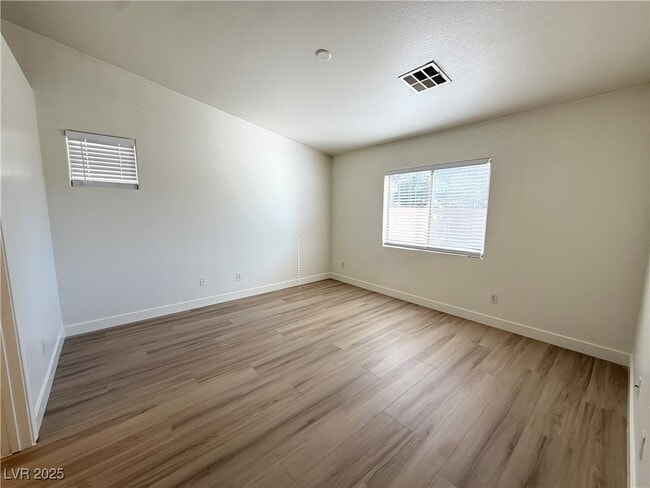 Photo - 5718 Royal Sands St