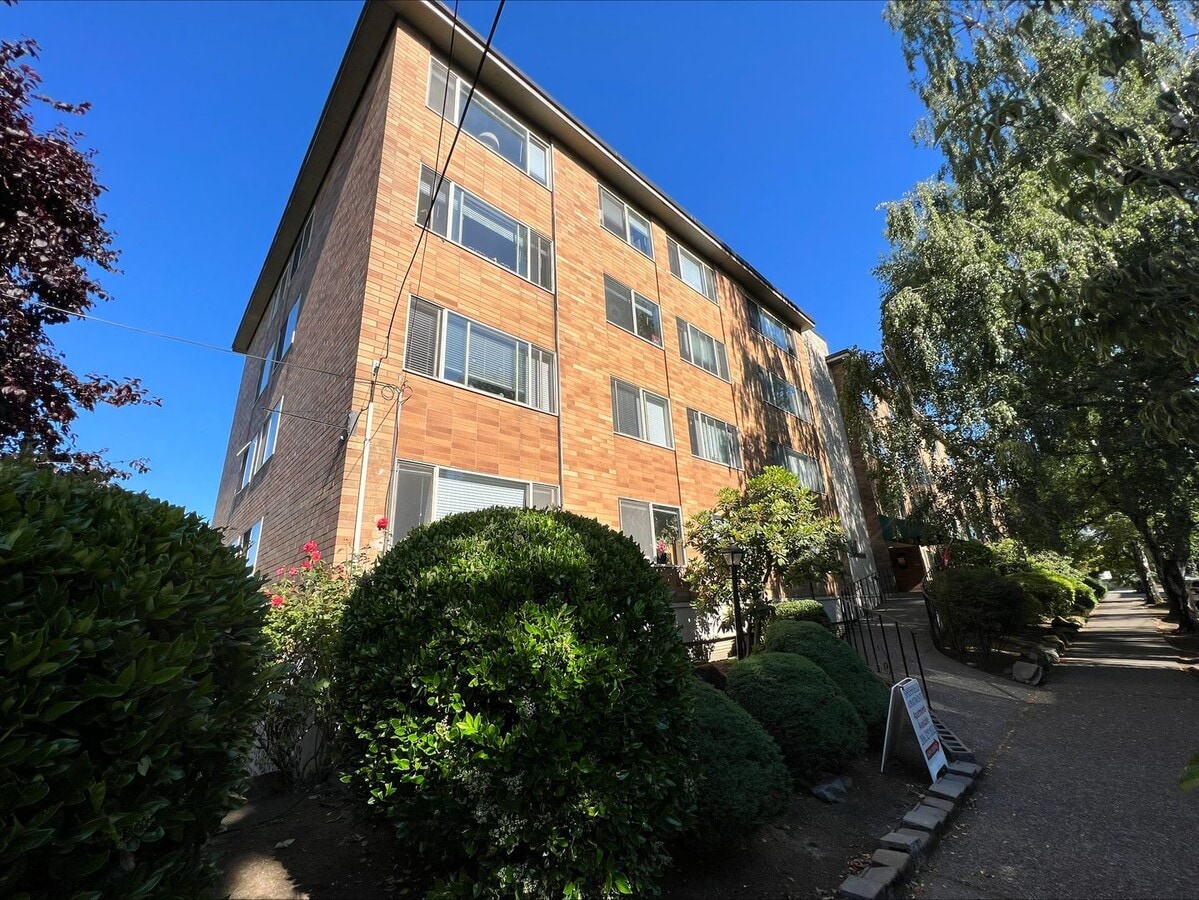 Photo - Sheffield Apts.