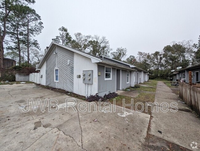 Building Photo - 7635 Indian Lakes Dr Unit 4 Rental