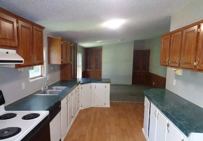 Photo - 82 McIver Rd