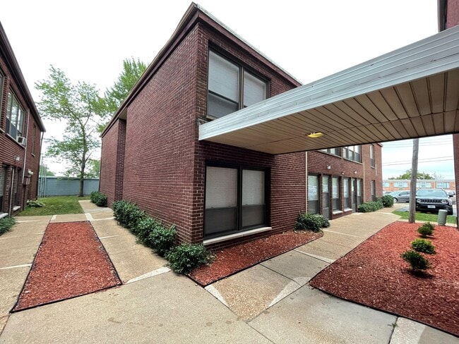 Photo - Morganford Plaza Apartments