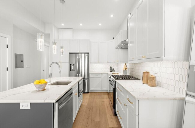 Photo - 2602 Palisade Ave Unit 2