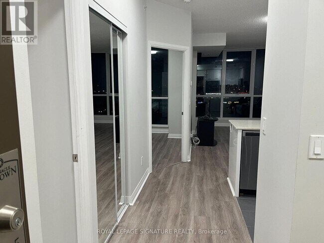 Photo - 55 Eglinton Ave W Unit 505