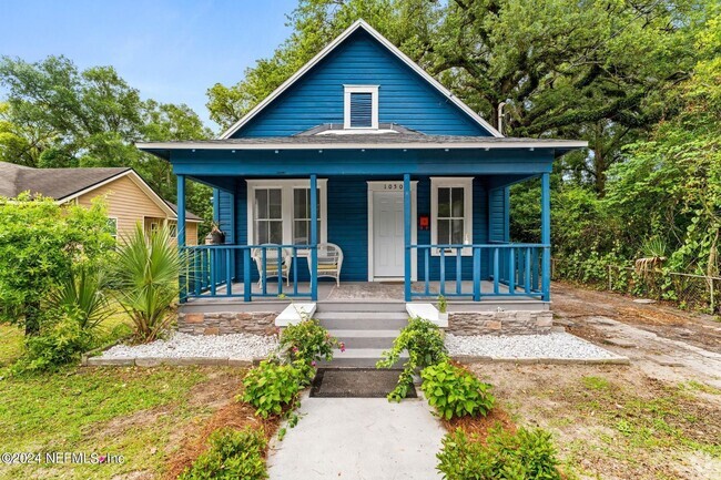 Building Photo - Fully Renovated 3 bedroom 2 bath Home in t...