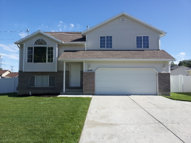 Building Photo - Beautiful home with 2 car garage