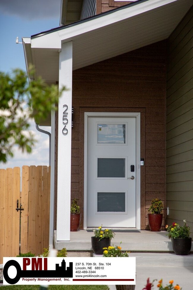 Photo - 4 Bedroom and 4 bathroom Duplex for Rent