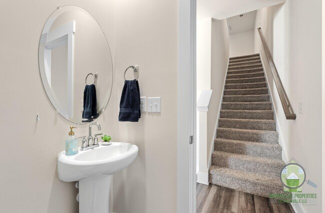 Photo - 157 Bromes Wy Townhome