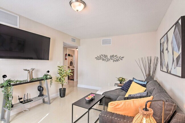 Building Photo - 441 NW 7th Terrace Unit ID1307122P