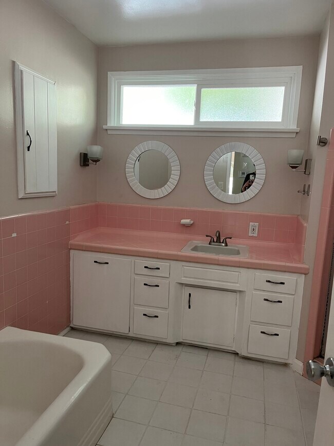 Photo - 5024 Calderon Rd