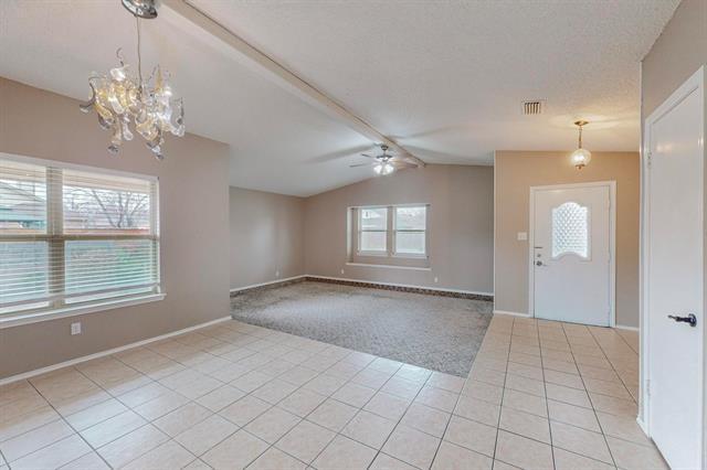 Photo - 2124 Robinson St