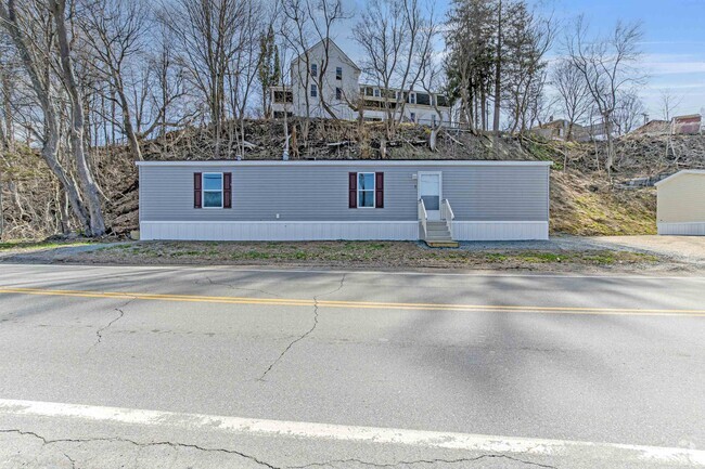 Building Photo - 56 S Court St Rental